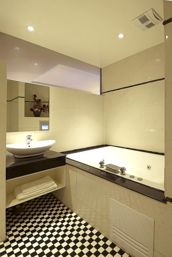 Qi Hai Motel Zhunan Екстериор снимка